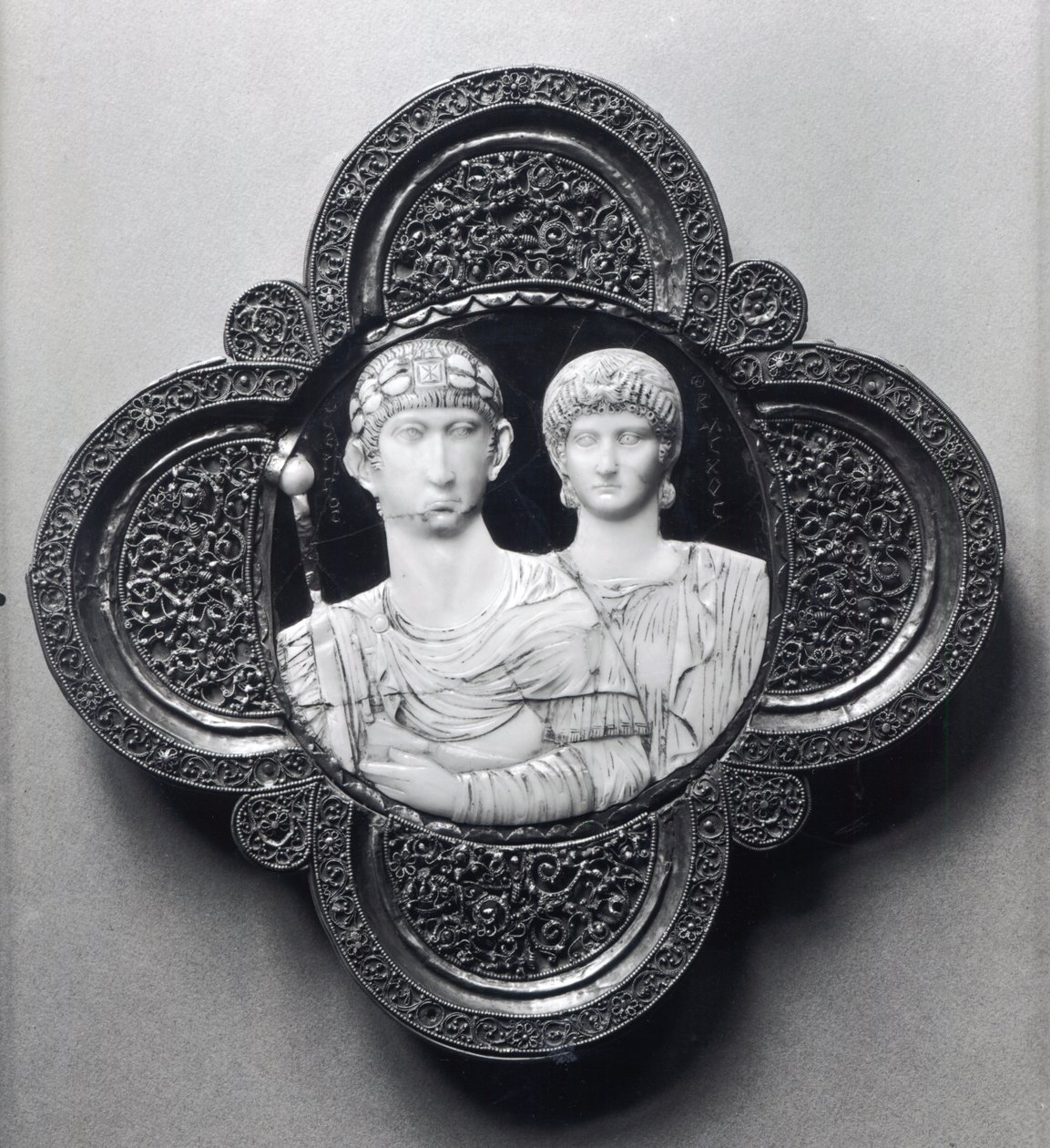 Kamee, die Kaiser Honorius (395-423) und seine Frau Maria darstellt von Byzantine