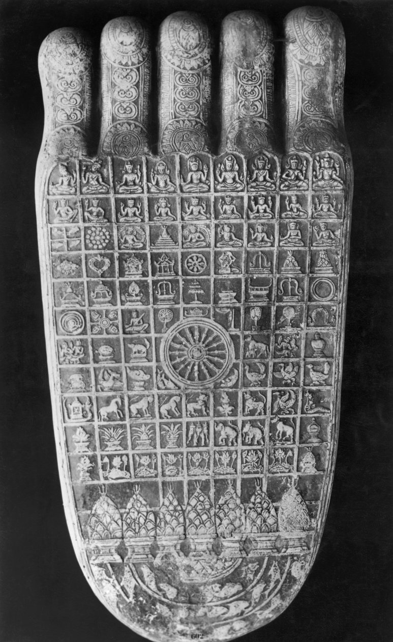 Heilige Zeichen auf dem Fußabdruck Buddhas, spätes 8. bis spätes 12. Jahrhundert von Cambodian School