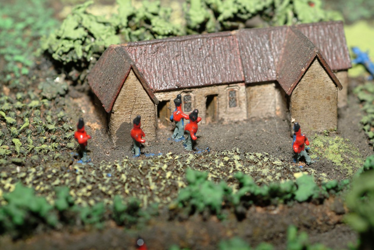 Diorama der Schlacht von Waterloo, zeigt Truppenpositionen um 19:45 Uhr am 18. Juni 1815 (Detail) von Capt. William Siborne