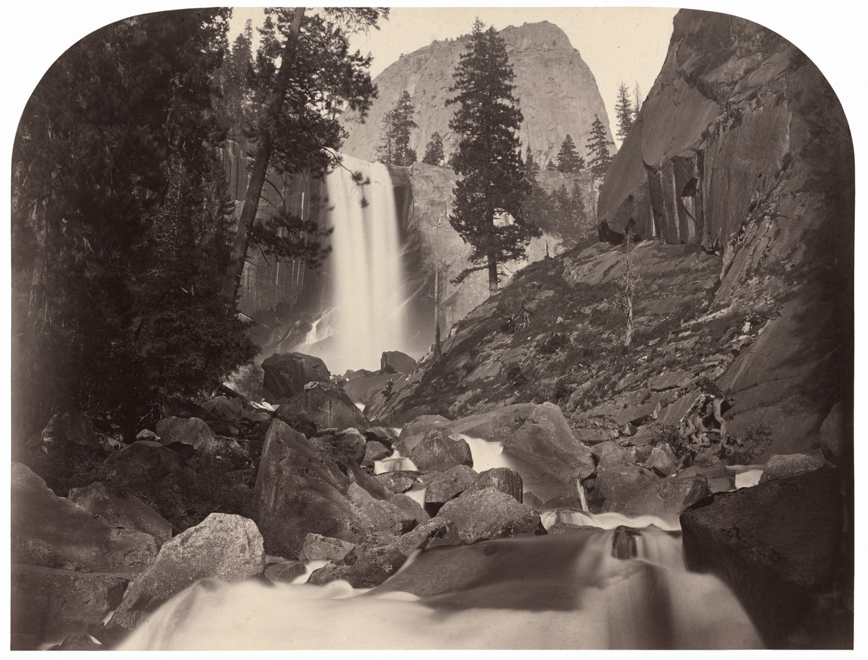Piwyac, Vernal Fall, 300 Fuß, Yosemite, 1861 von Carleton Emmons Watkins