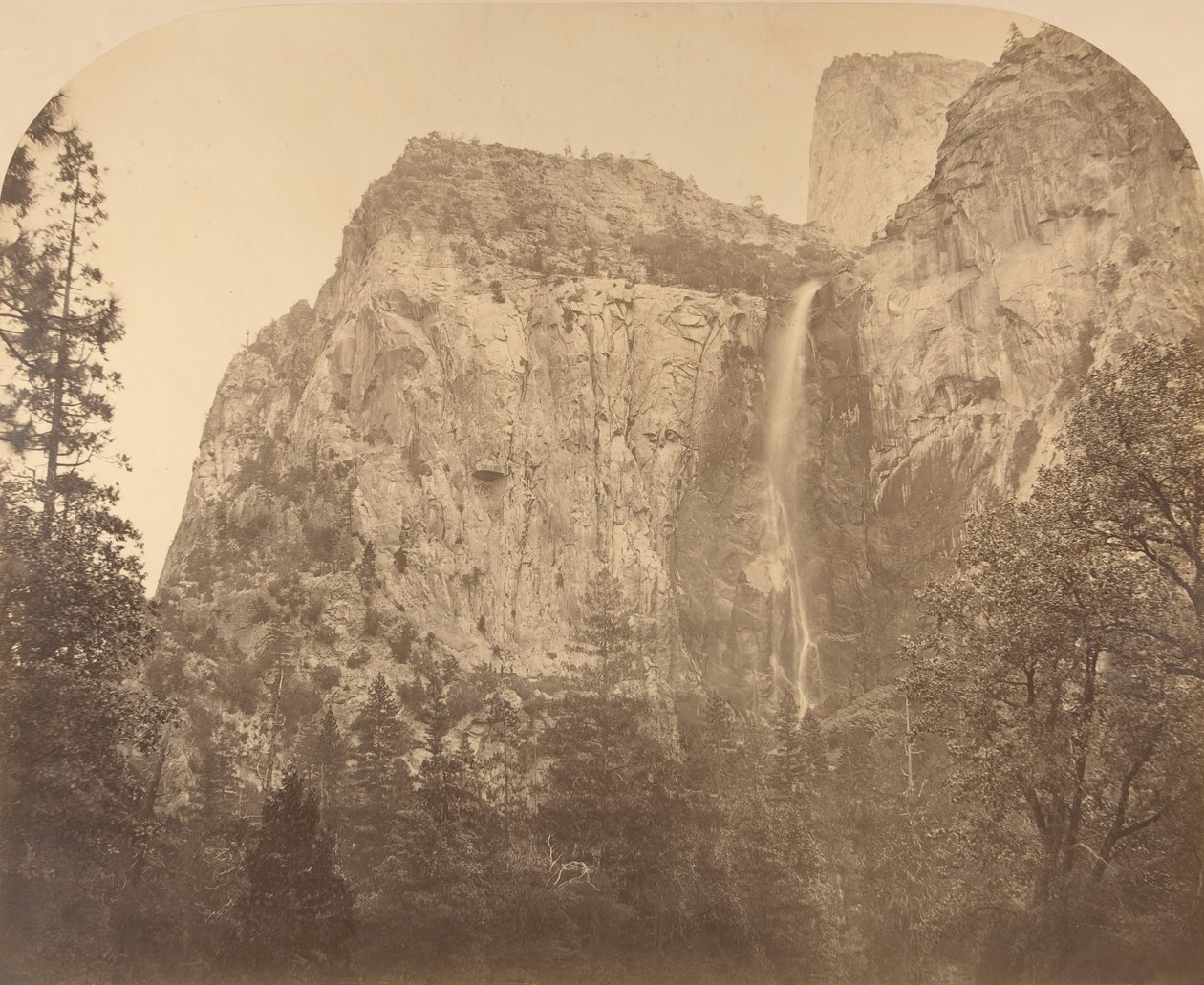 Pohono, Brautschleier, 900 Fuß, Yosemite, 1861 von Carleton Emmons Watkins