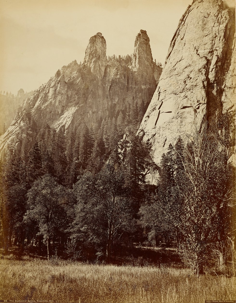 Die Kathedralenspitzen, Yosemite, Kalifornien von Carleton Watkins