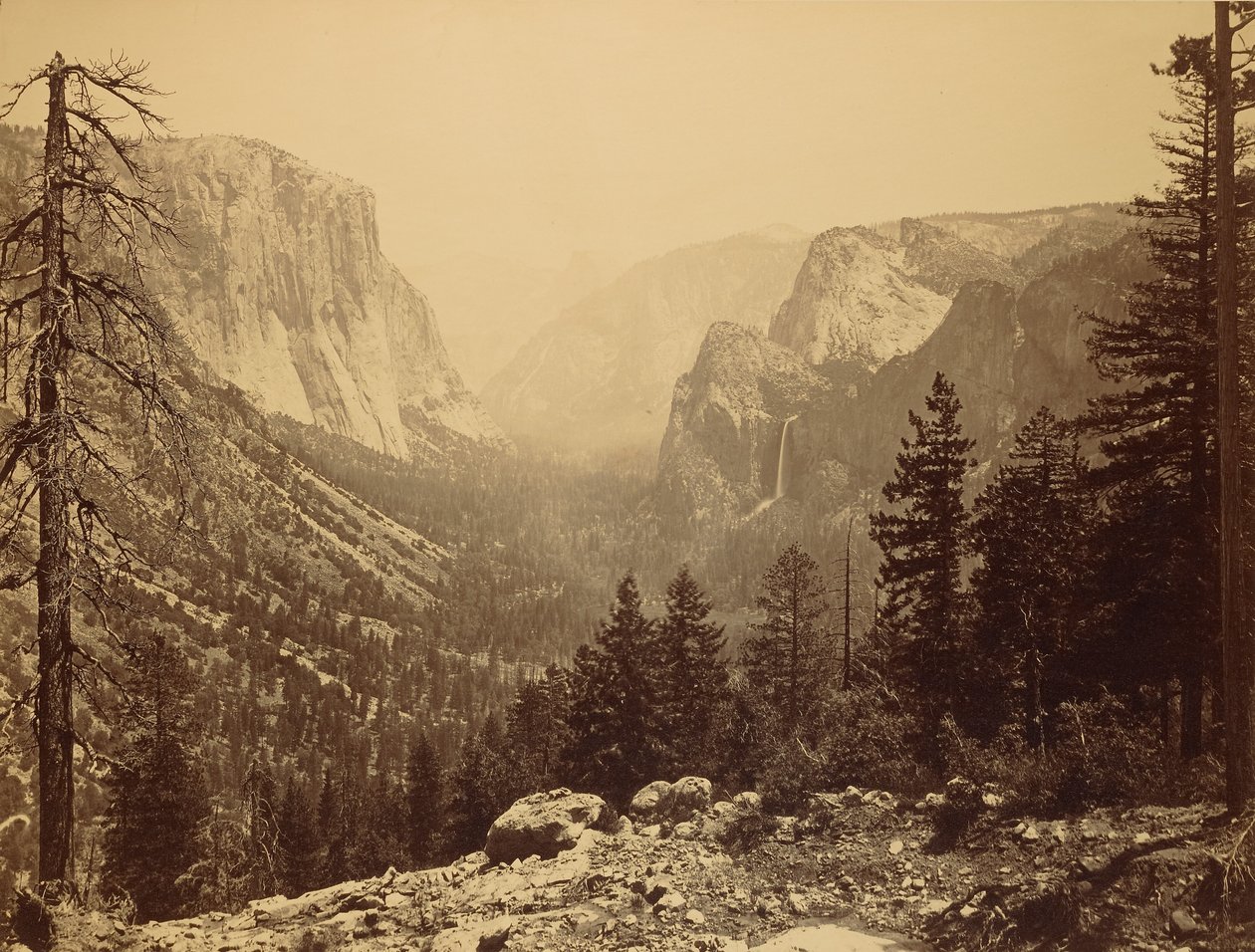 Das Yosemite-Tal vom Inspiration Point, Mariposa Trail / [Allgemeine Ansicht des Tals - vom Inspiration Point] von Carleton Watkins