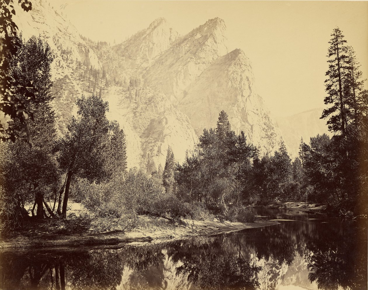 [Drei Brüder, 4480 ft.] von Carleton Watkins