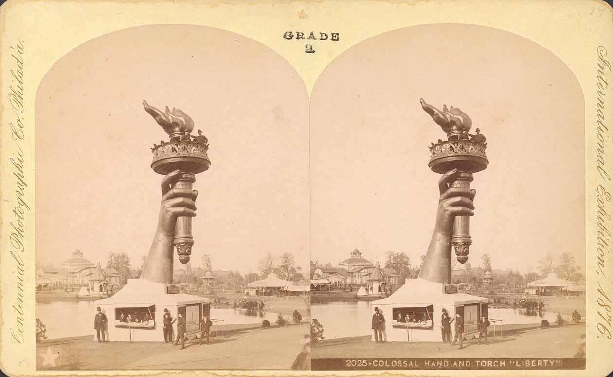 Kolossale Hand und Fackel, Liberty, Centennial Exhibition, Philadelphia von Centennial Photographic Co.