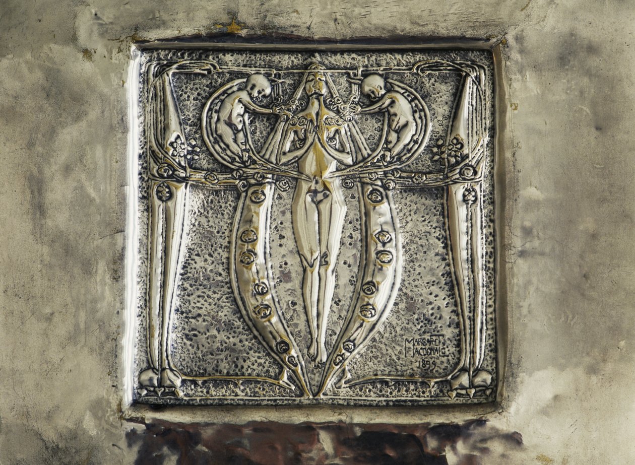 Basrelief, Detail der Kaminverzierung, Schlafzimmer von Charles Rennie Mackintosh, Vereinigtes Königreich, 20. Jahrhundert von Charles Rennie Mackintosh