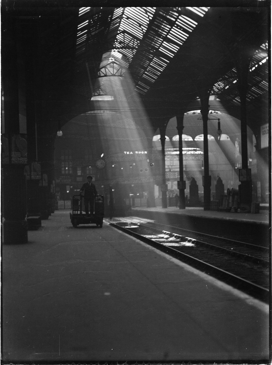 Liverpool Street Station, Liverpool Street, City of London, Greater London Authority, um 1932 von Charles William Prickett