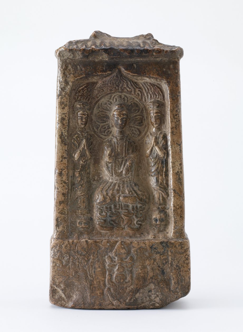 Buddhistische Tafel in Form eines Miniaturschreins, Zeit der Teilung, ca. 520 n. Chr. von Chinese School