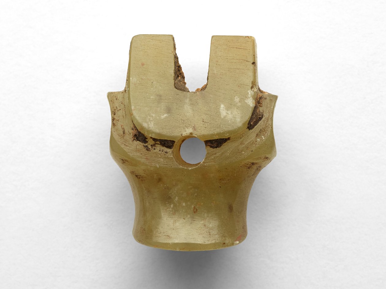 Anhänger in Form eines Rinderkopfes, überarbeitet, ca. 1100-1000 v. Chr. von Chinese School