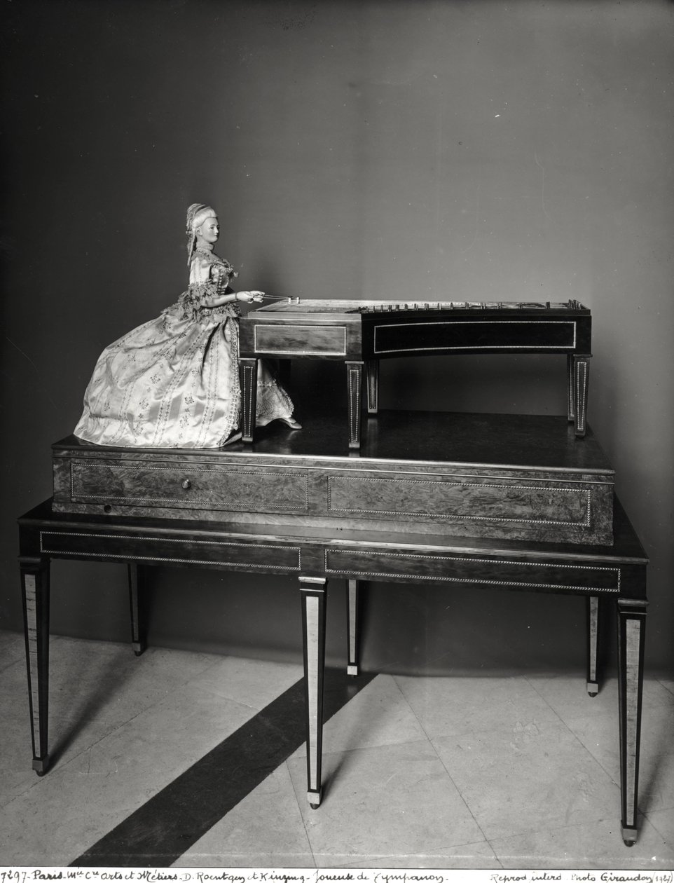 Dulcimer-Spieler von David Roentgen