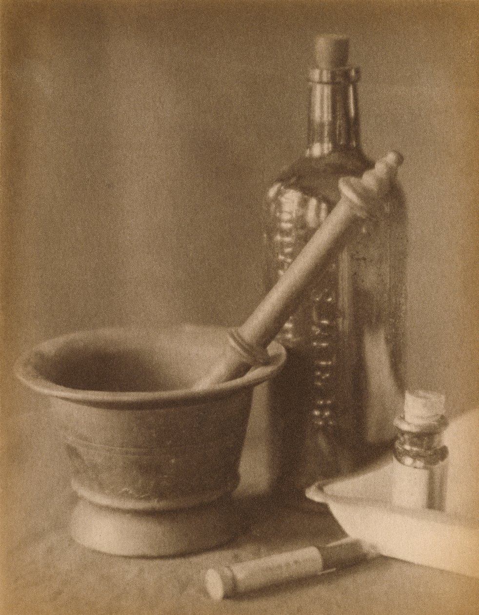 Stillleben in der Dunkelkammer von Doris Ulmann von Doris Ulmann