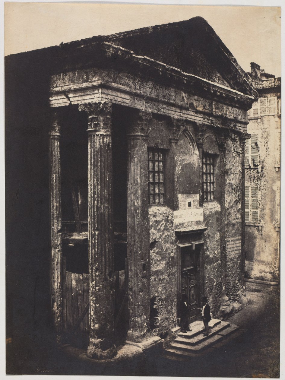 Fassade, Tempel des Augustus und der Livia, Vienne, 1851 von Édouard Baldus