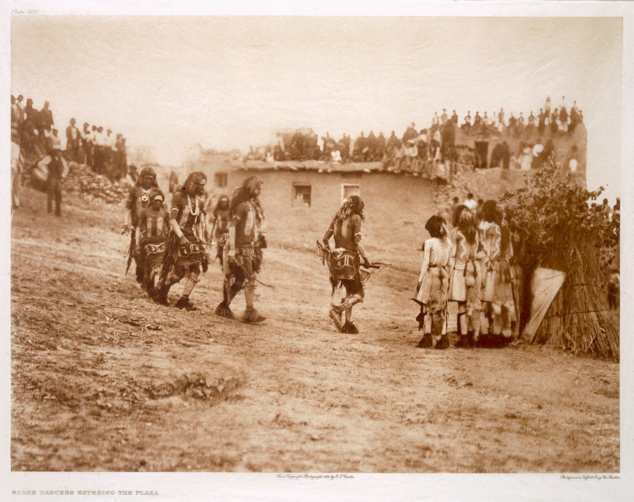 Schlangentänzer betreten den Platz von Edward Sheriff (after) Curtis