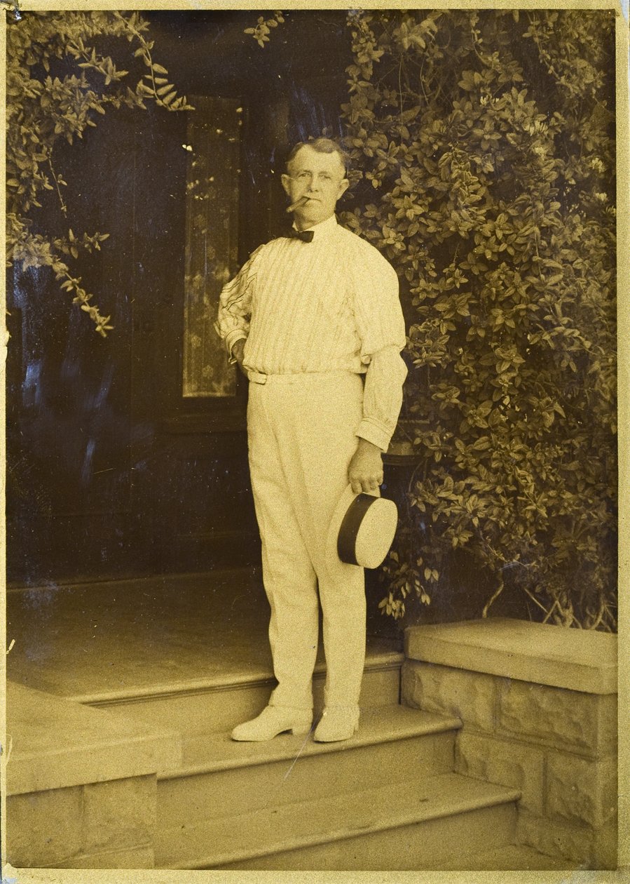 Mein Vater E. Curtis, Erfinder des Goldtonverfahrens, in unserem Haus in Seattle, Washington von Edward Sheriff Curtis