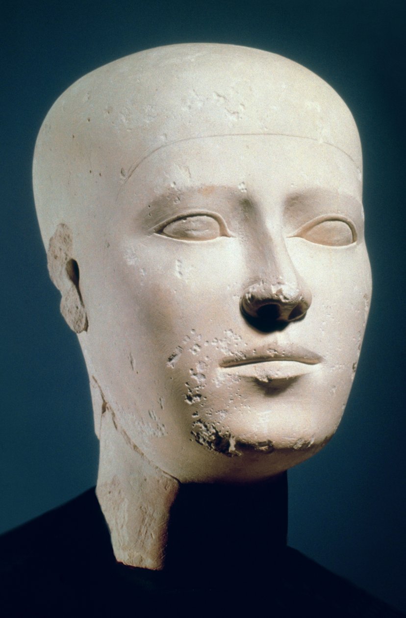 Porträtkopf aus den Gräbern der Nekropole von Gizeh, ca. 2600 v. Chr. von Egyptian 4th Dynasty