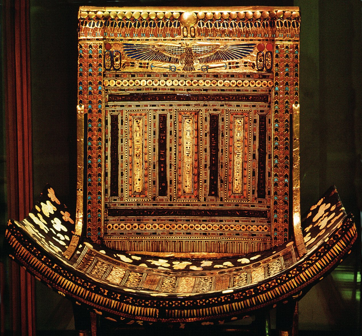 Zeremonialstuhl von Tutanchamun, Detail des gebogenen Sitzes und Rückens, Neues Reich, ca. 1325 v. Chr. von Egyptian 18th Dynasty