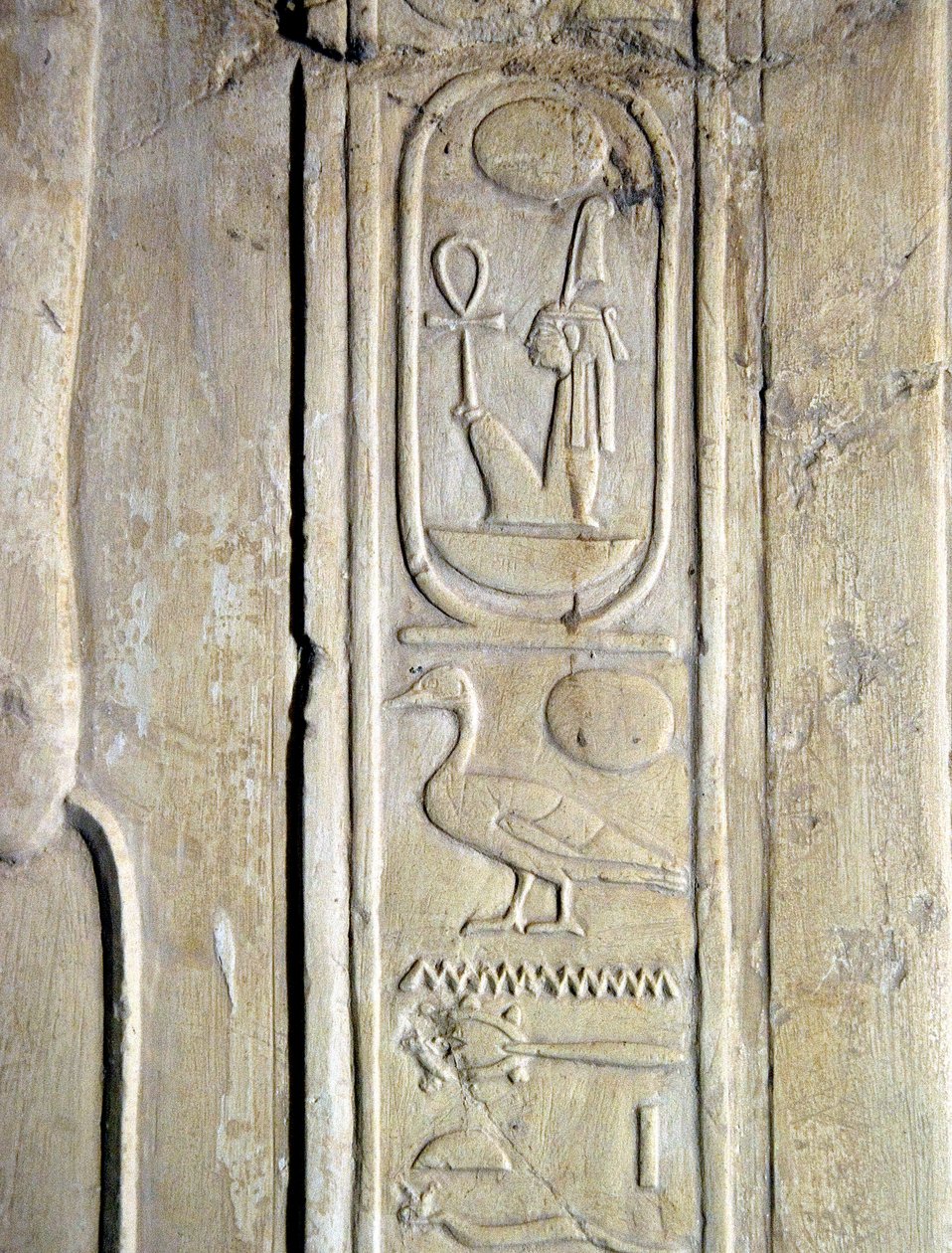 Ägyptische Antiquität: Kartusche des Pharaos Amenhotep III. (Amenophis) (1387-1348 v. Chr.). Grab von Kherouef (TT192) (18. Dynastie) von Egyptian 18th Dynasty