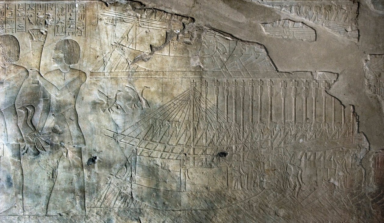Ägyptische Antiquität: Relief aus dem Grab von Kha em Het (Khaemhat), Inspektor der Speicher und Schreiber am Hof von Amenophis III. (TT57), das eine Flotte von Schiffen darstellt. 18. Dynastie. 1530-1290 v. Chr. Tal der Adligen. Luxor, Westufer, Ägypten von Egyptian 18th Dynasty