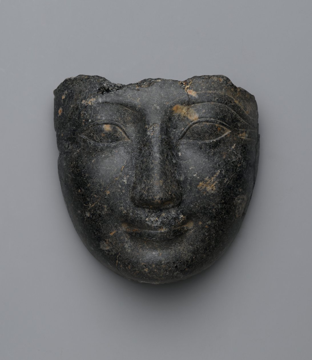 Gesicht von einem Sarkophagdeckel, in Luxor gekauft, Neues Reich von Egyptian 18th Dynasty