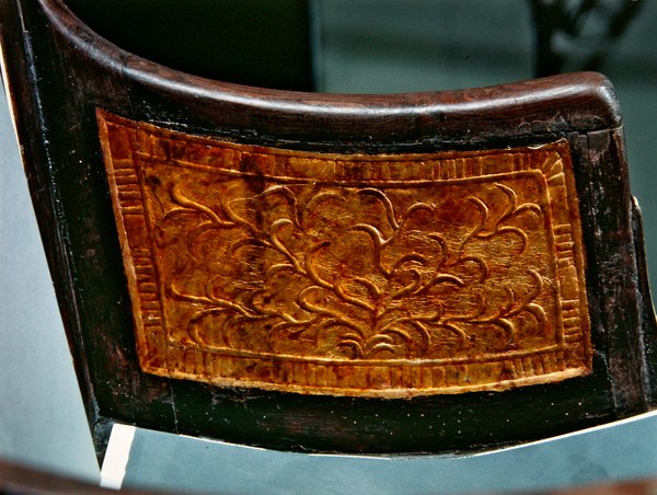 Paneel von einem Kinderstuhl, aus dem Grab von Tutanchamun, Neues Reich (vergoldetes Holz) (Detail) von Egyptian 18th Dynasty