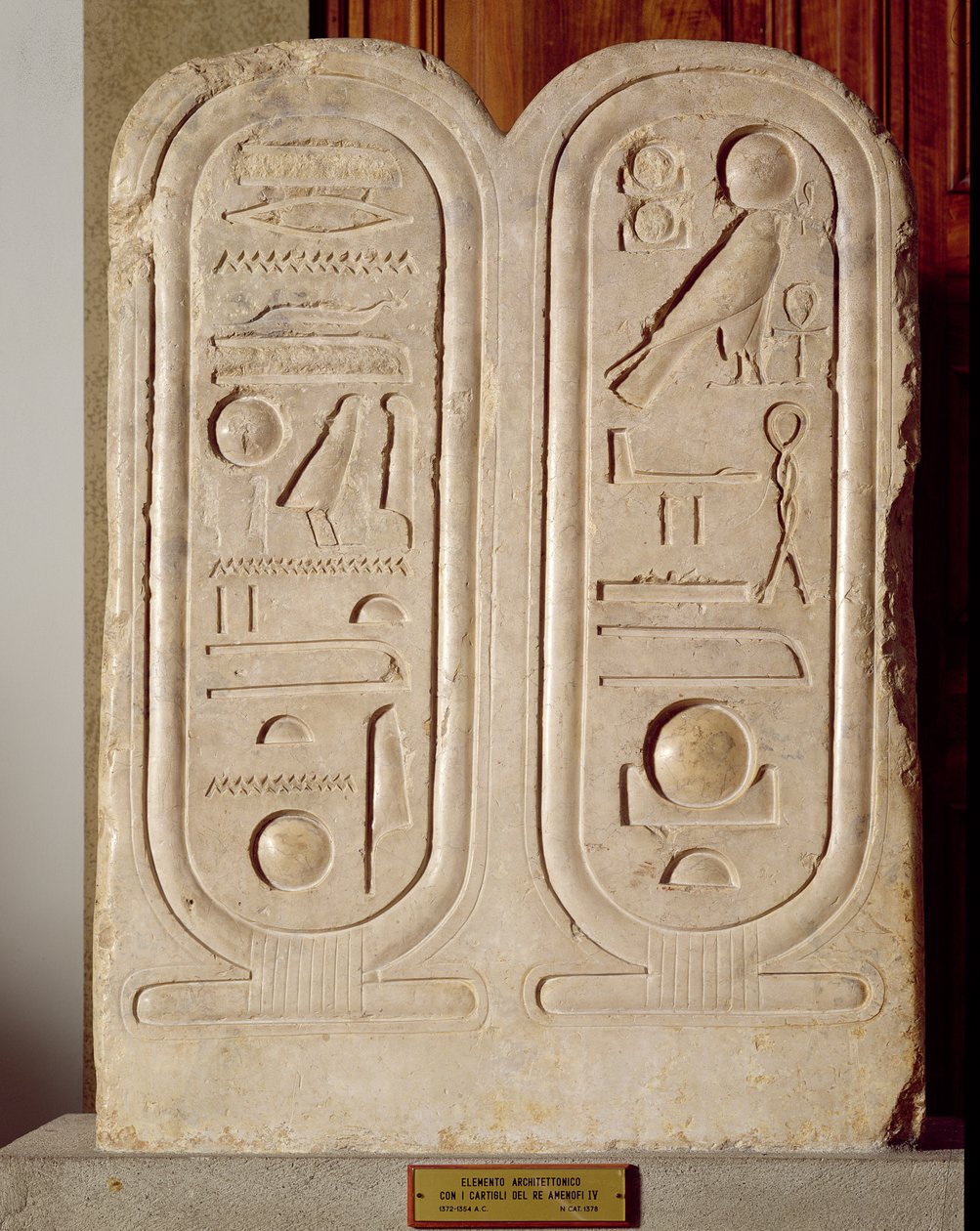 Relief mit der Kartusche von Amenophis IV, Neues Reich, ca. 1372-1354 v. Chr. von Egyptian 18th Dynasty