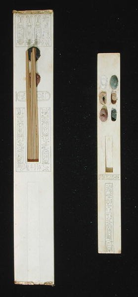 Zwei Paletten, aus dem Grab von Tutanchamun, Tal der Könige, Neues Reich, ca. 1353-1327 v. Chr. von Egyptian 18th Dynasty