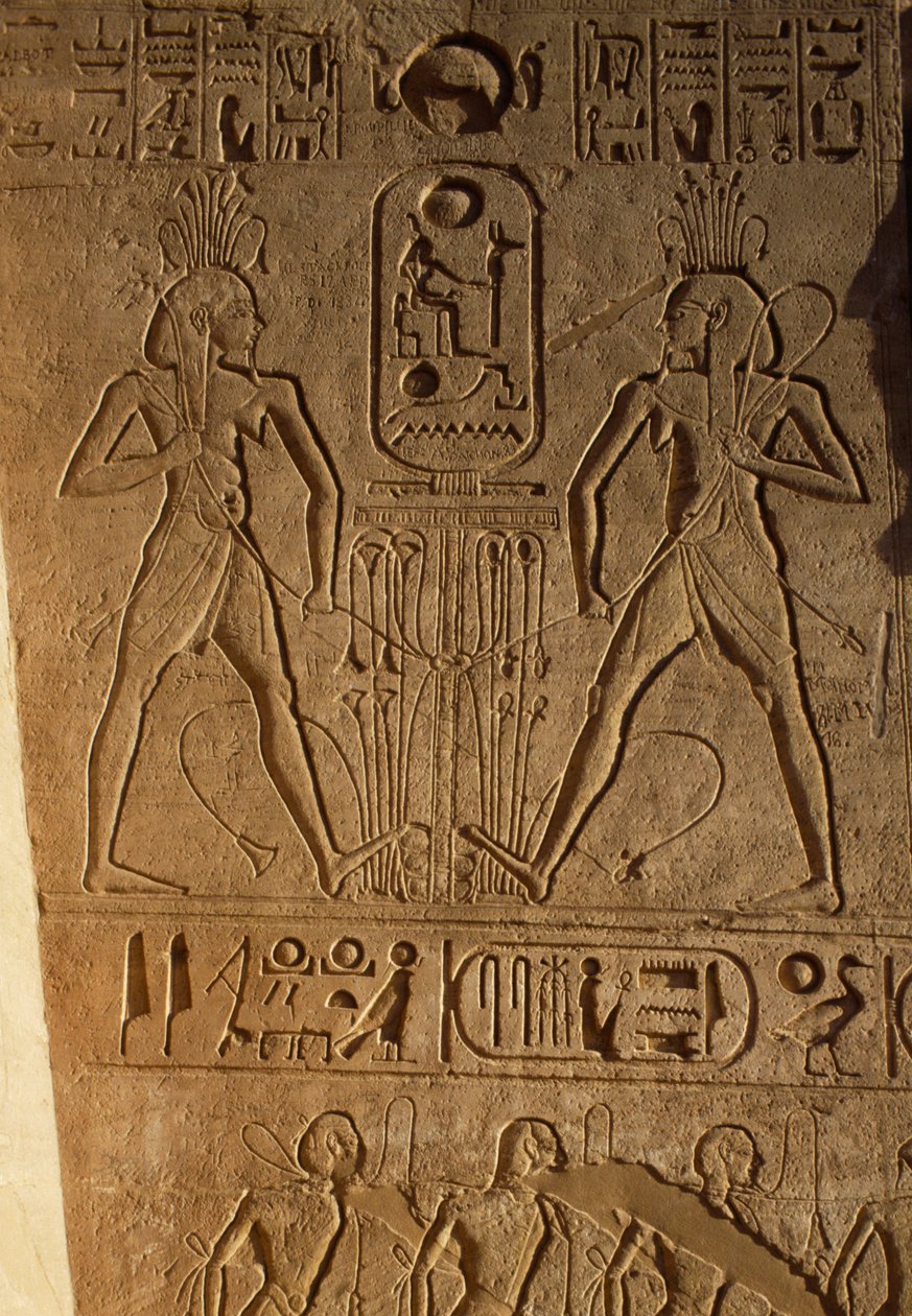 Vereinigung von Ober- und Unterägypten und Kartusche des Pharaos, Relief am Sockel der Throne, Tempel von Ramses II., Abu Simbel, Ägypten, Neues Reich, Dynastie XIX von Egyptian 19th Dynasty