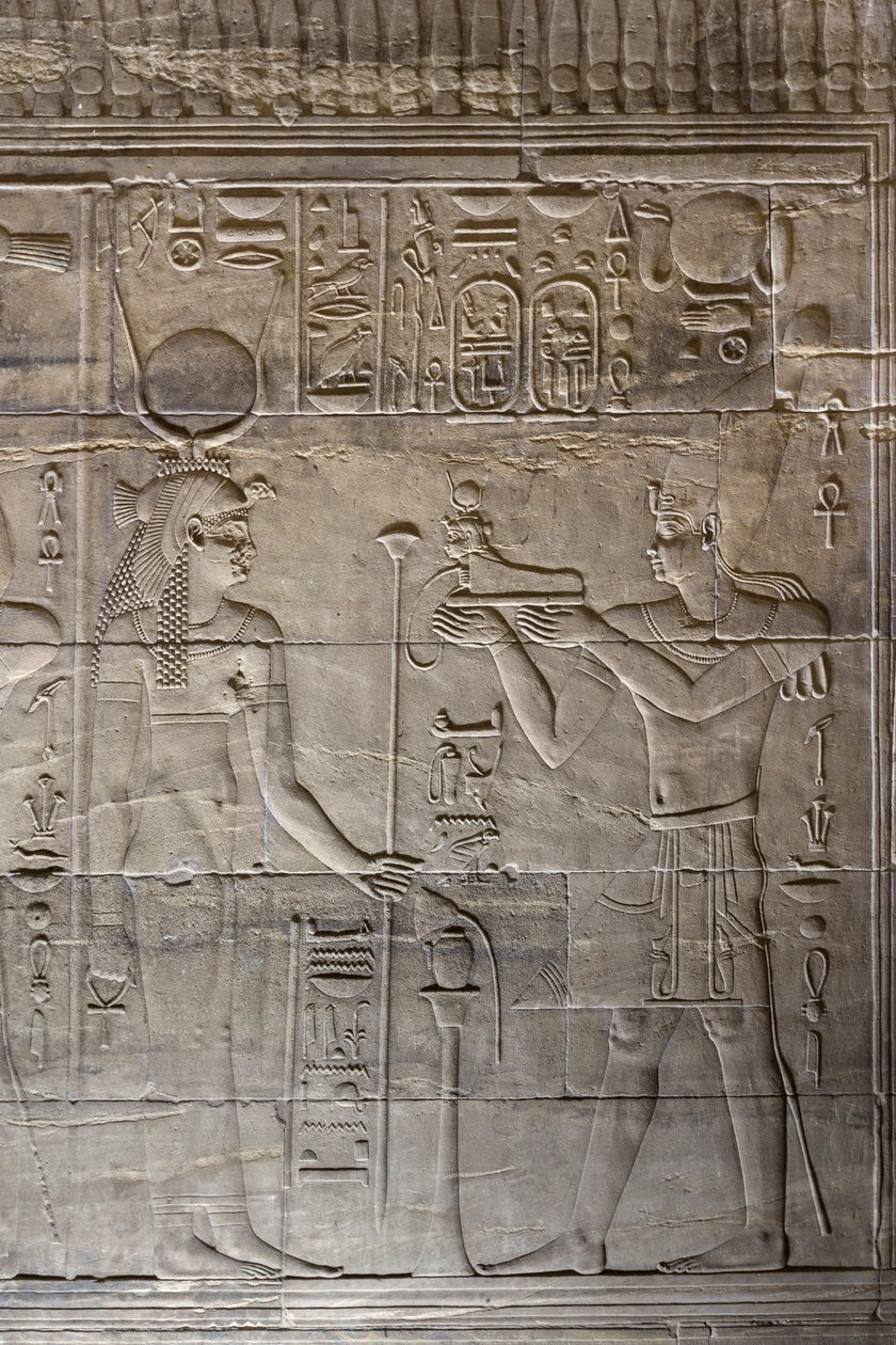 Reliefs im inneren Heiligtum, Philae-Tempel, Assuan, Ägypten von Egyptian 30th Dynasty