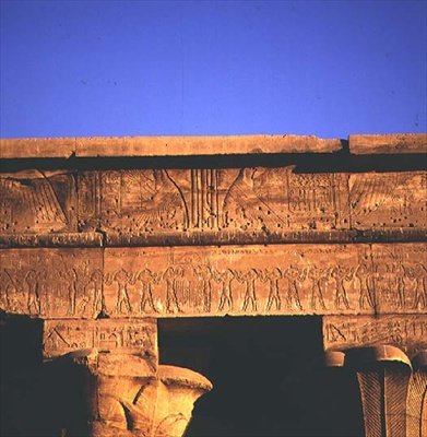 Architrav, vom Tempel des Horus von Egyptian Ptolemaic Period