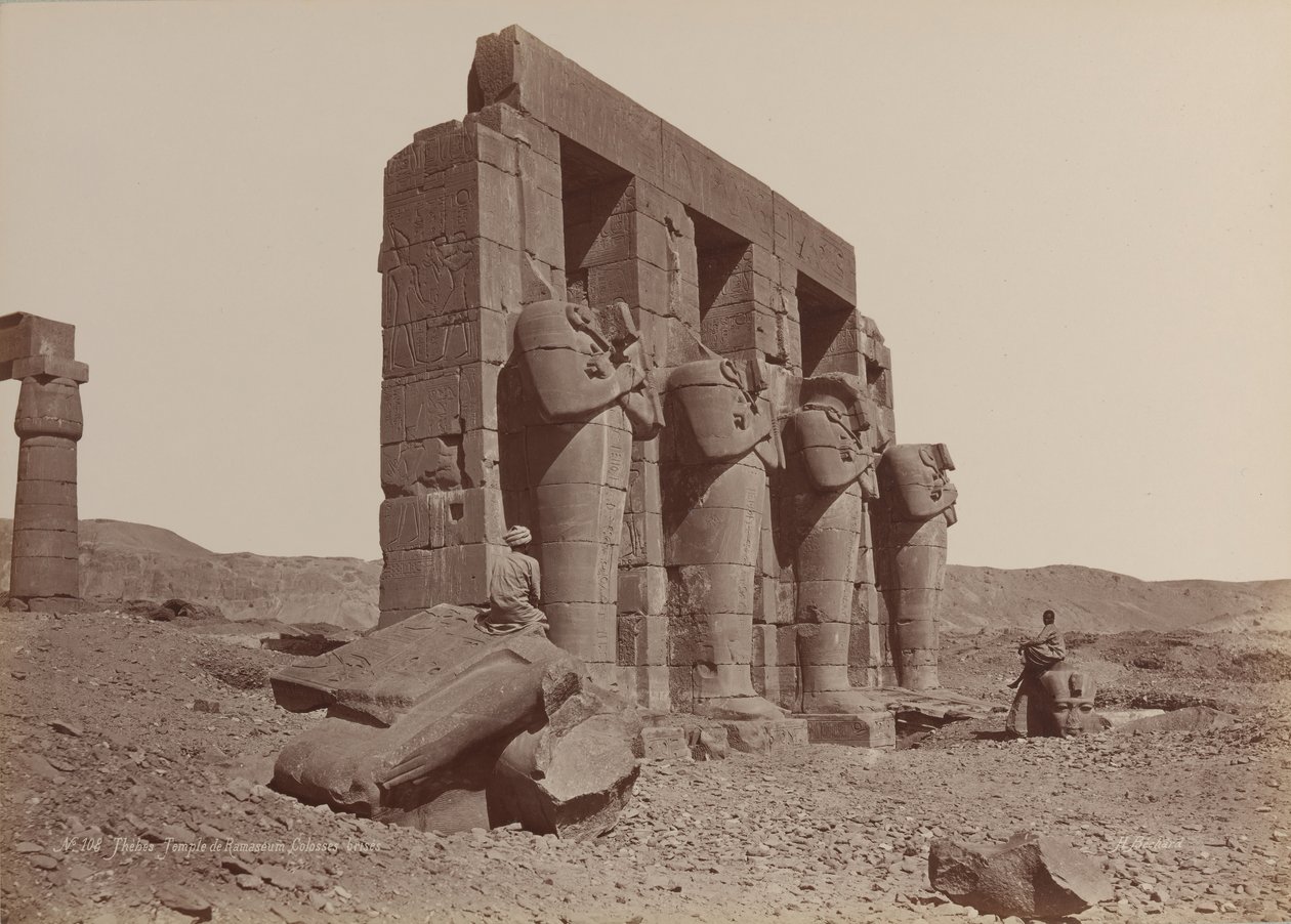 Theben, Tempel von Ramasseum, zerbrochene Kolosse von Émile Béchard