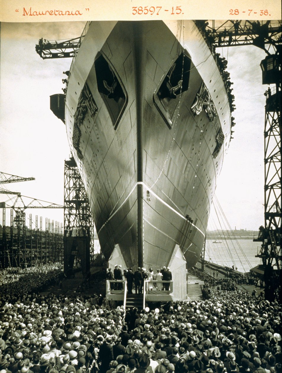 Der Stapellauf der RMS Mauretania, 28. Juli 1938 von English Photographer