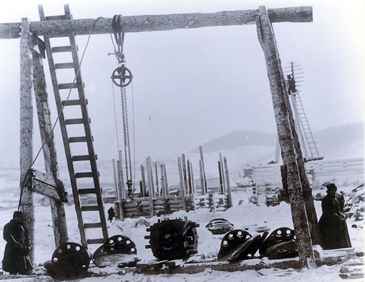 Yard Nr. 647, Baikal. Steuerbordpropeller des eisbrechenden Zugfähren-Dampfers Baikal nach Bergung vom Grund des Baikalsees von English Photographer