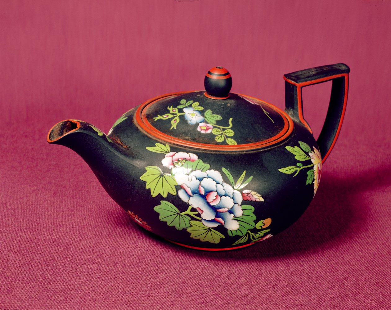 Schwarzer Basalt-Wedgwood-Teekanne, emailliert mit Blumen, ca. 1840-50 von English School