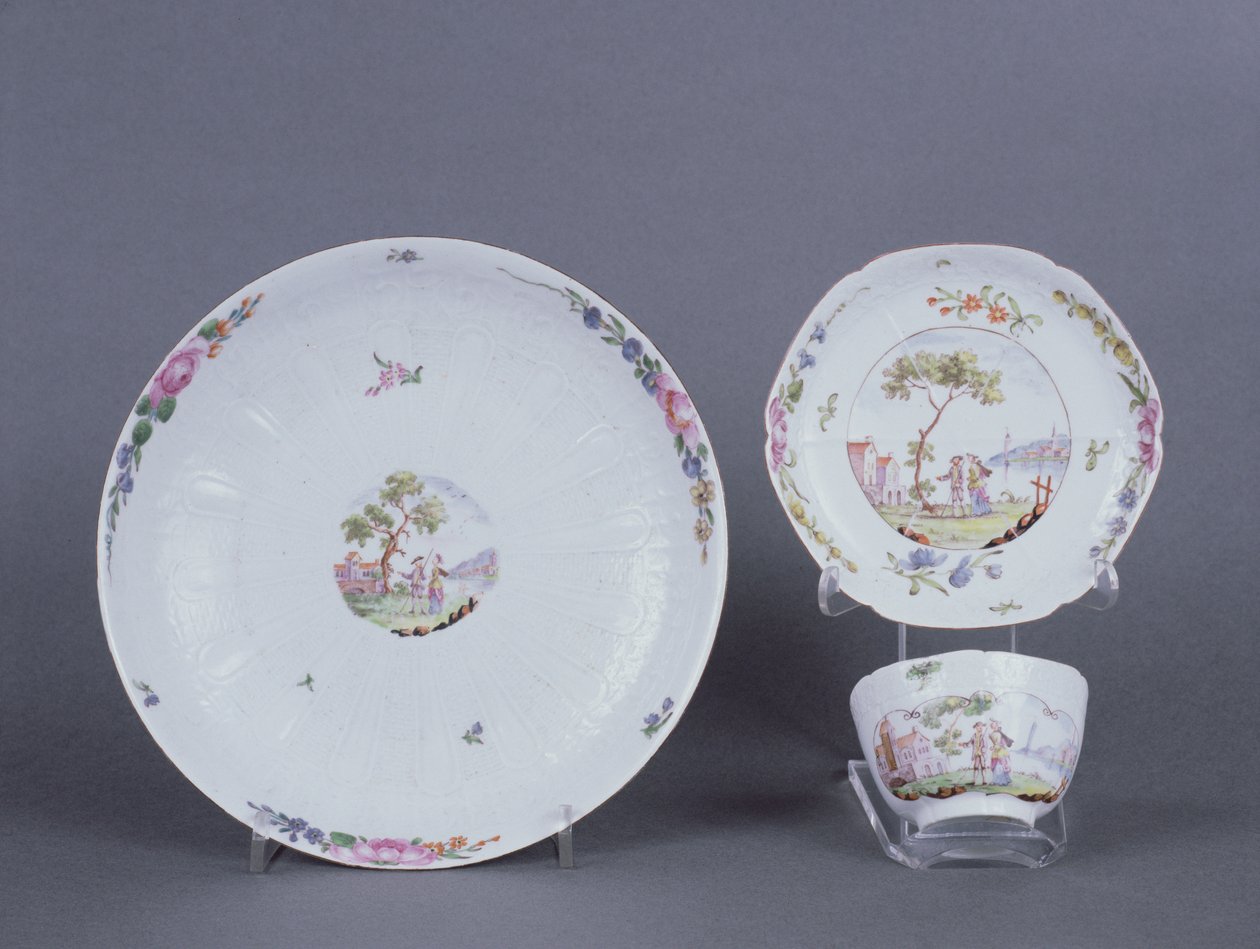 Worcester Teeschale und Untertasse und Schale, Chinoiserie-Dekoration, ca. 1750-55 (Keramik) von English School