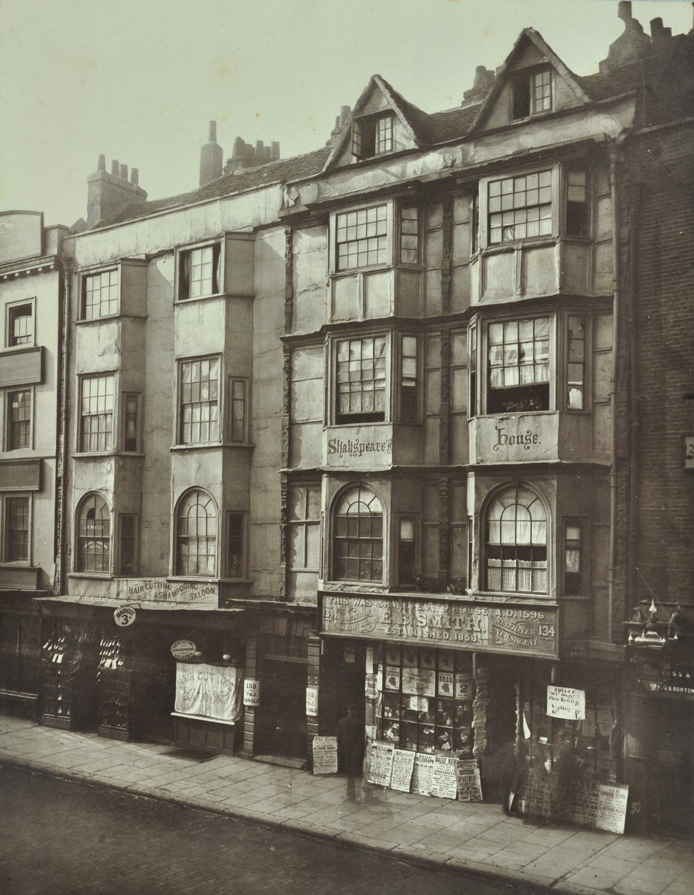 134-136 Aldersgate Street, London, 1879 von English Photographer