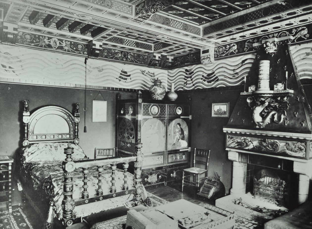 9 Melbury Road: Schlafzimmer, 1890 von English Photographer