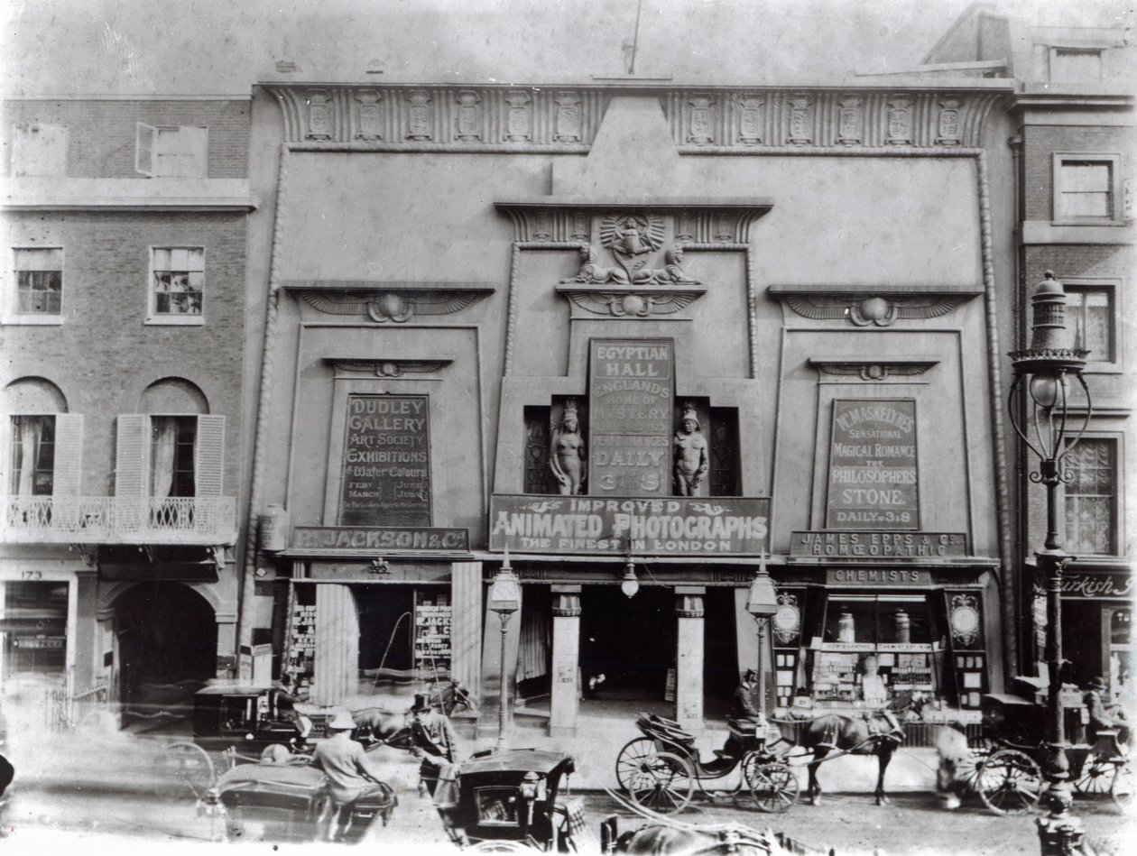 Egyptian Hall, Piccadilly 1895 von English Photographer
