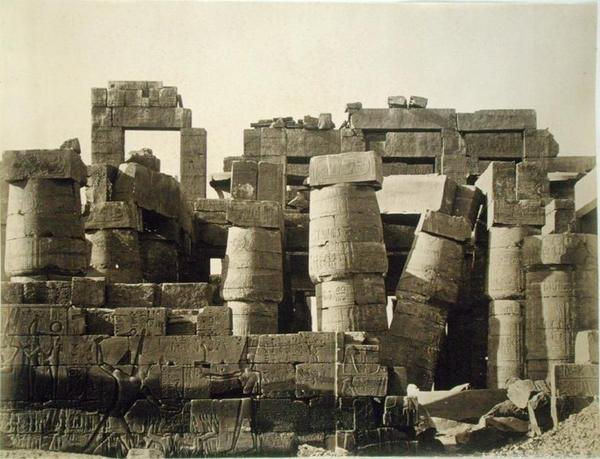 Außenansicht des Hypostyls des großen Tempels von Karnak von English Photographer