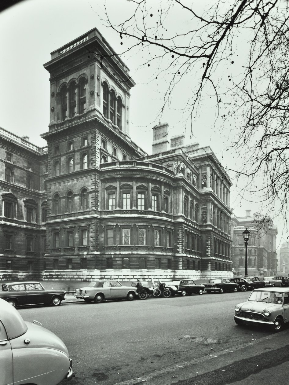 Außenministerium, Whitehall, Westminster LB: Erhebung zu Saint Jamess Park, 1896 von English Photographer