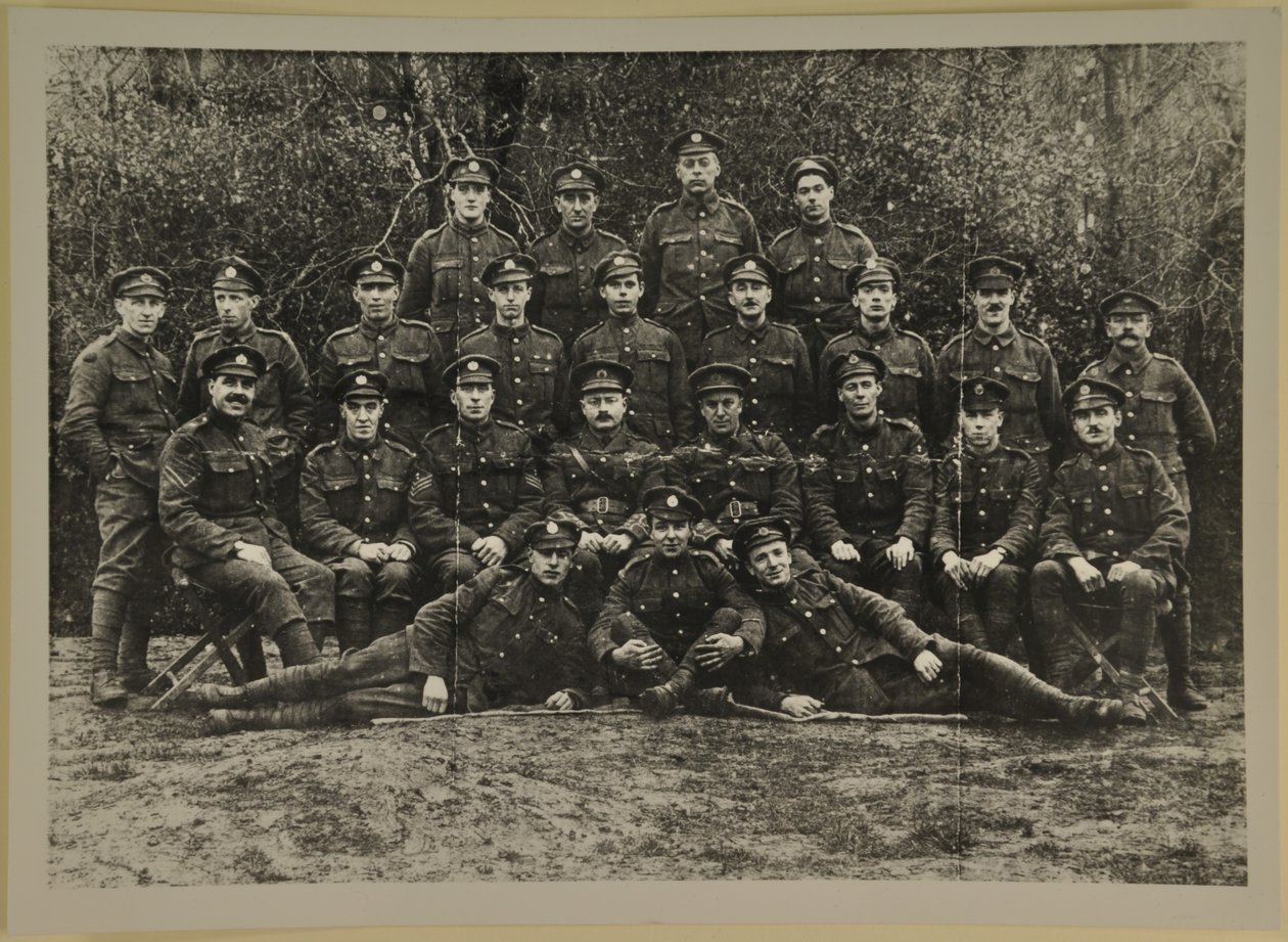 Gruppenporträt, möglicherweise die Leicester Royal Horse Artillery, 1914-15 von English Photographer