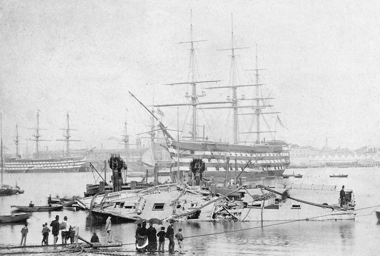 HMS Victory im Hafen von Portsmouth, ca. 1870 von English Photographer