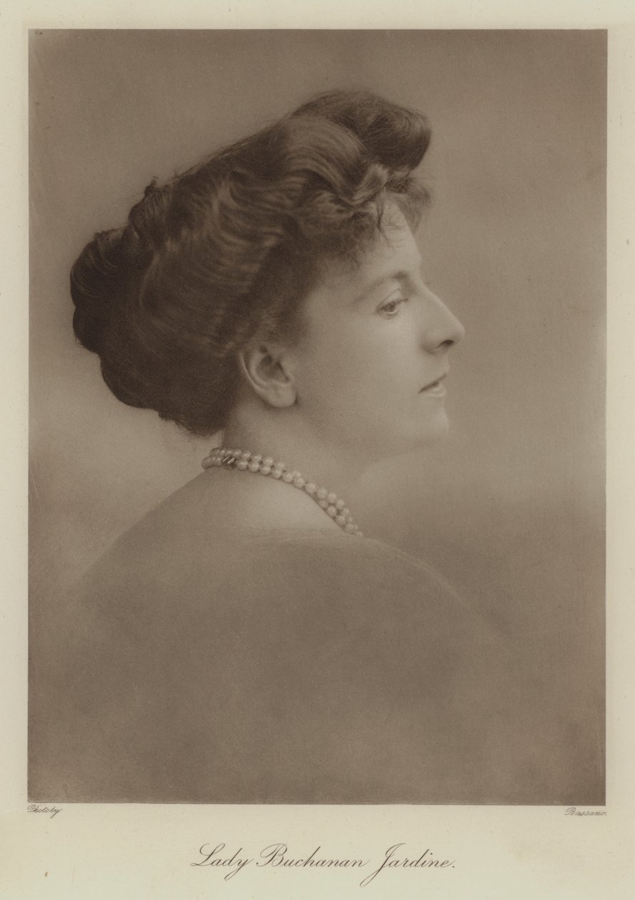 Lady Buchanan Jardine (s/w Foto) von English Photographer