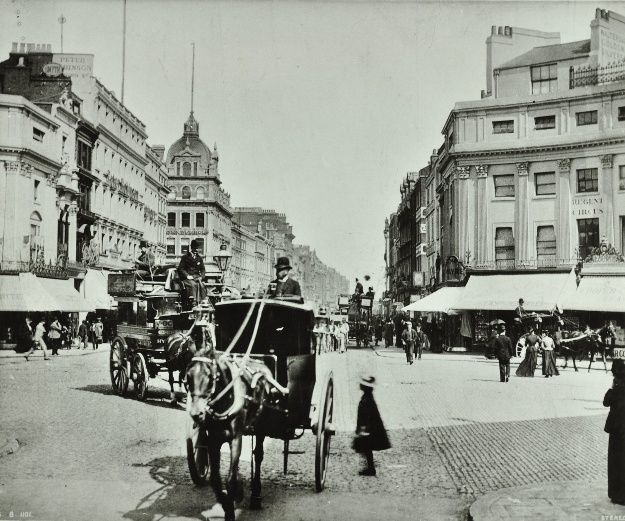 Oxford Circus, Westminster LB: Blick nach Osten, 1890 von English Photographer