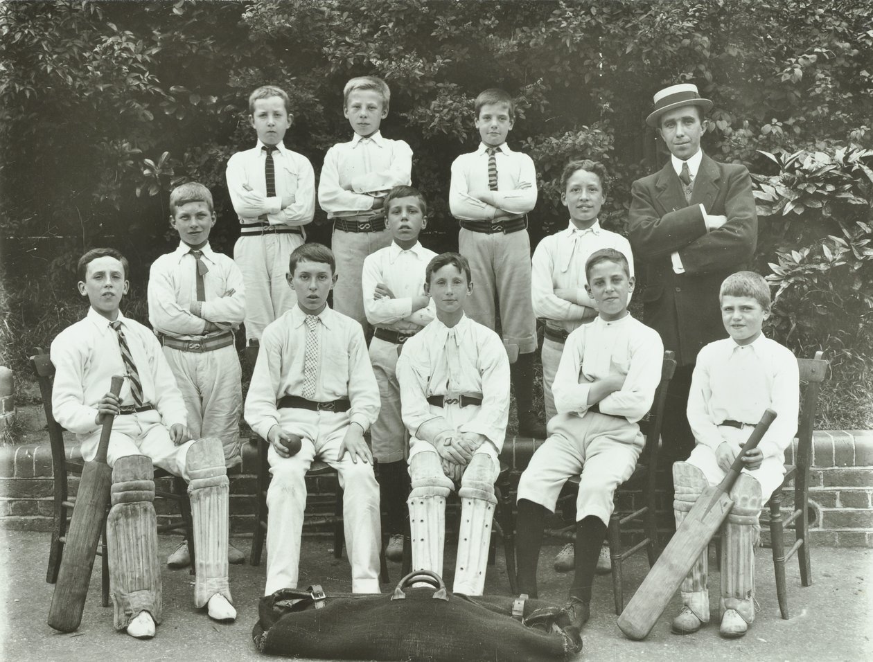 Rosendale Road School: Cricketmannschaft, 1897 von English Photographer