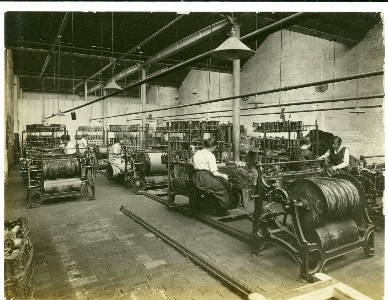 Tapisserie-Einstellung, Hughes Fabrik Nr. 2, 1923 von English Photographer