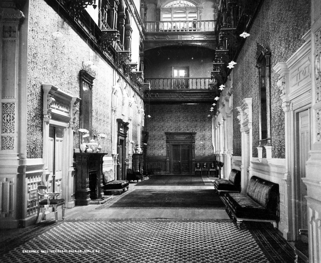 Die Eingangshalle des Vizekönigspalastes, Simla, ca. 1890 von English Photographer
