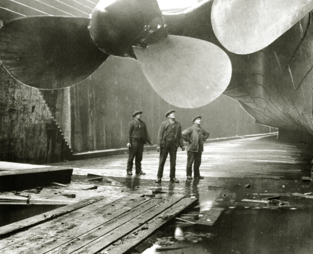 Die Propeller der Titanic im Thompson Graving Dock von Harland & Wolff, Belfast, Irland, 1910-11 von English Photographer