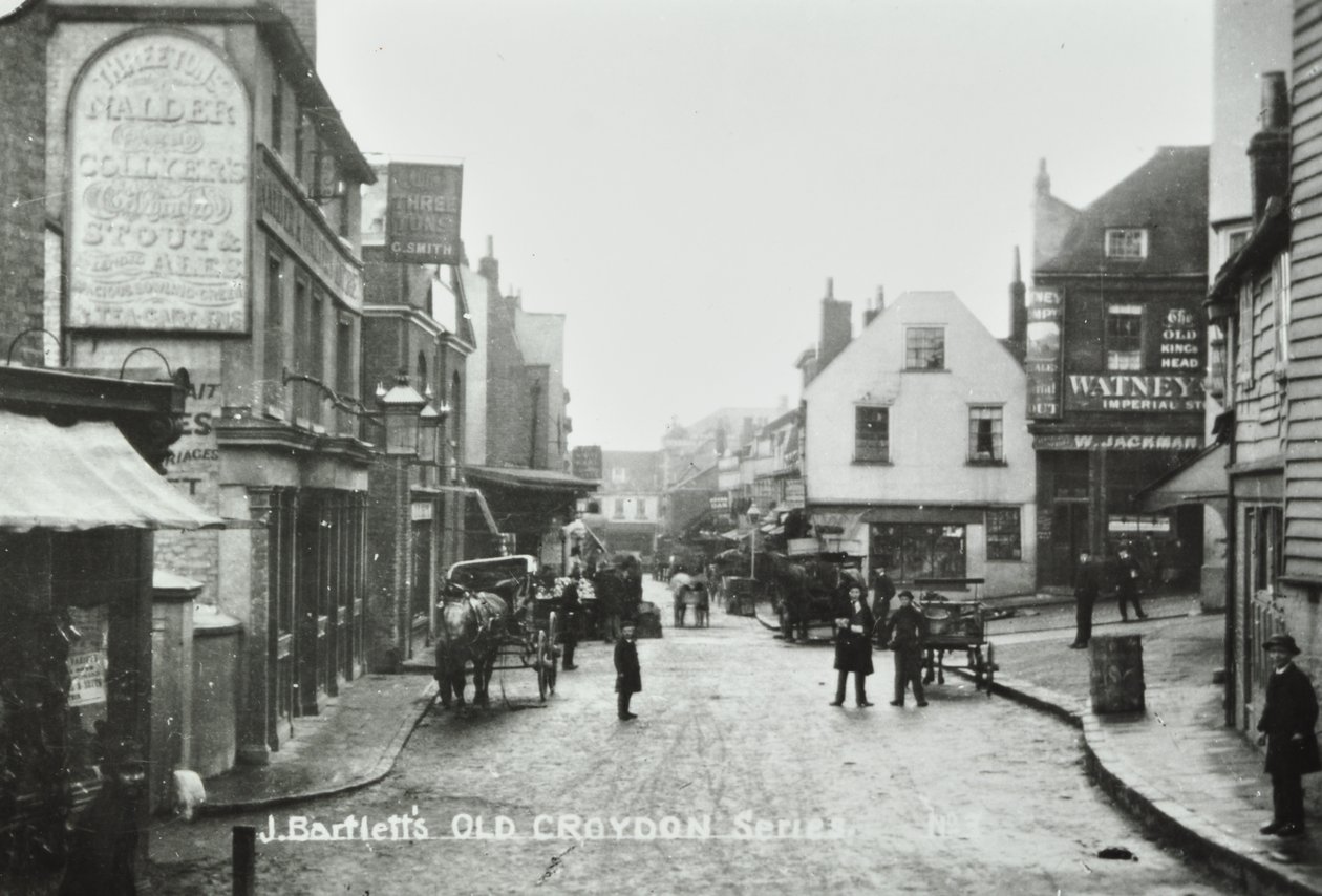 Three Tuns Old Kings Head, Surrey Street, Croydon: Gesamtansicht, 1885 von English Photographer