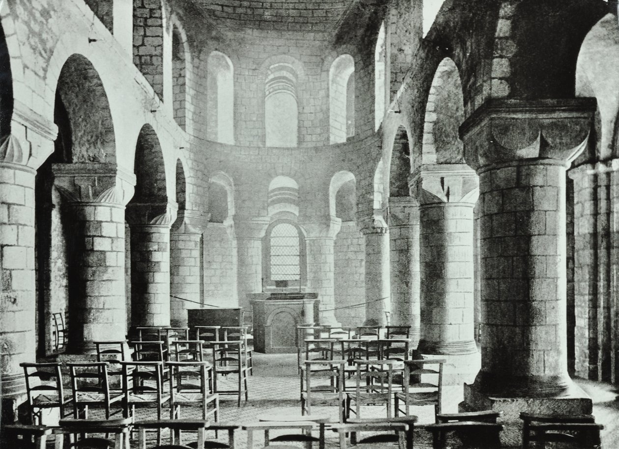 Tower of London, Tower Hill: Saint Johns Chapel, 1890 von English Photographer