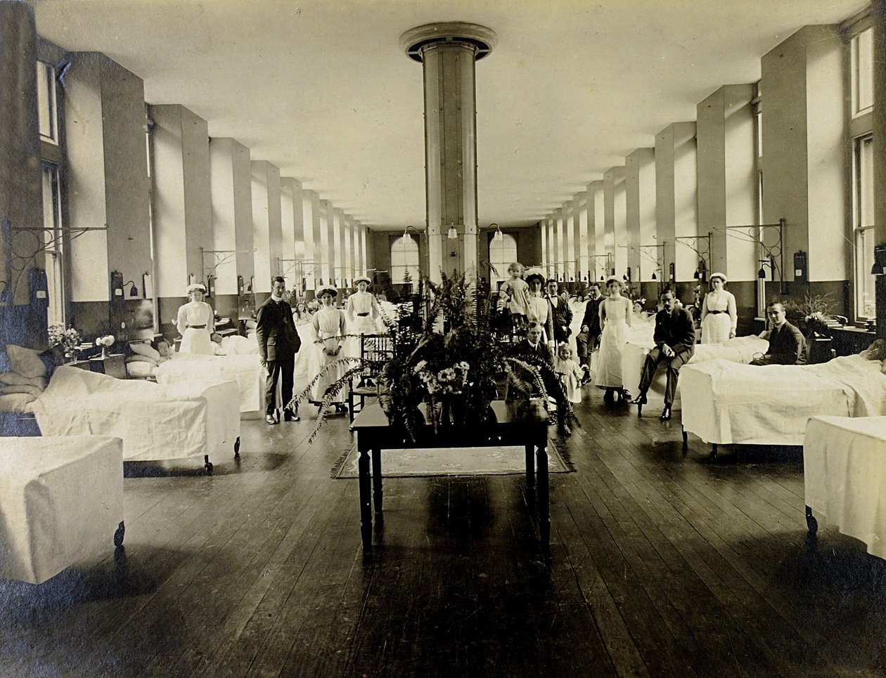 Victoria Station im St. Thomas Hospital, London, ca. 1900 von English Photographer